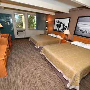 super-8-costa-mesa-newport-beach-area.topanaheimhotels.com/