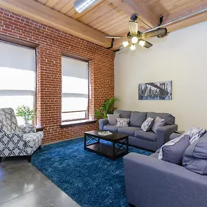 Apartment Posh Loft Walk To Cards And Convention Center
